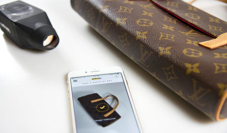 Scanning LOUIS VUITTON Bags with my PHONE- Louis Vuitton App