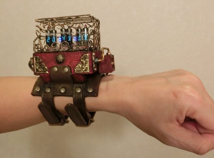 Crazy steampunk watch creations from Japanese designer.