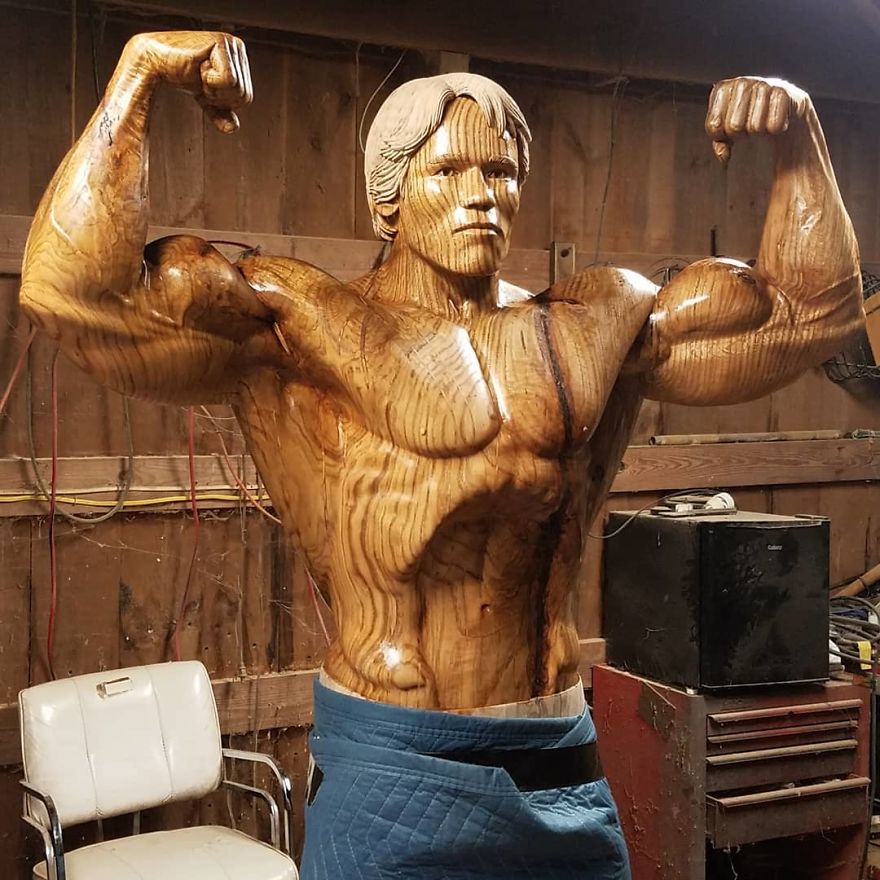Artist Carves Incredible Life-Size Sculpture of Arnold Schwarzenegger Out  of a Single Tree Trunk